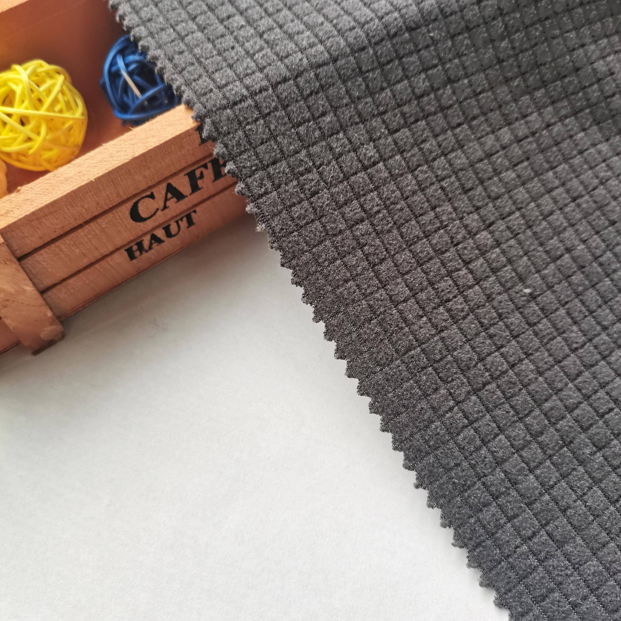 sikat nga disenyo nga fancy mini grid micro polyester jacquard knitting polar fleece fabric