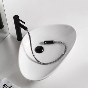 STARLINK – Уникална триъгълна мивка на плота за хигиенични тоалетни
