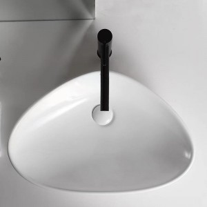 STARLINK – Unieke driehoekige wastafel voor hygiënische toiletruimtes