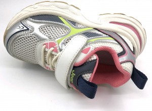 Hot Selling High Quality Fashion Kids Outdoor Walking Running Sport Shoes
