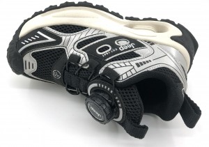 High Quality Black Boys’ Casual Running Shoes with Swivel Buckle
