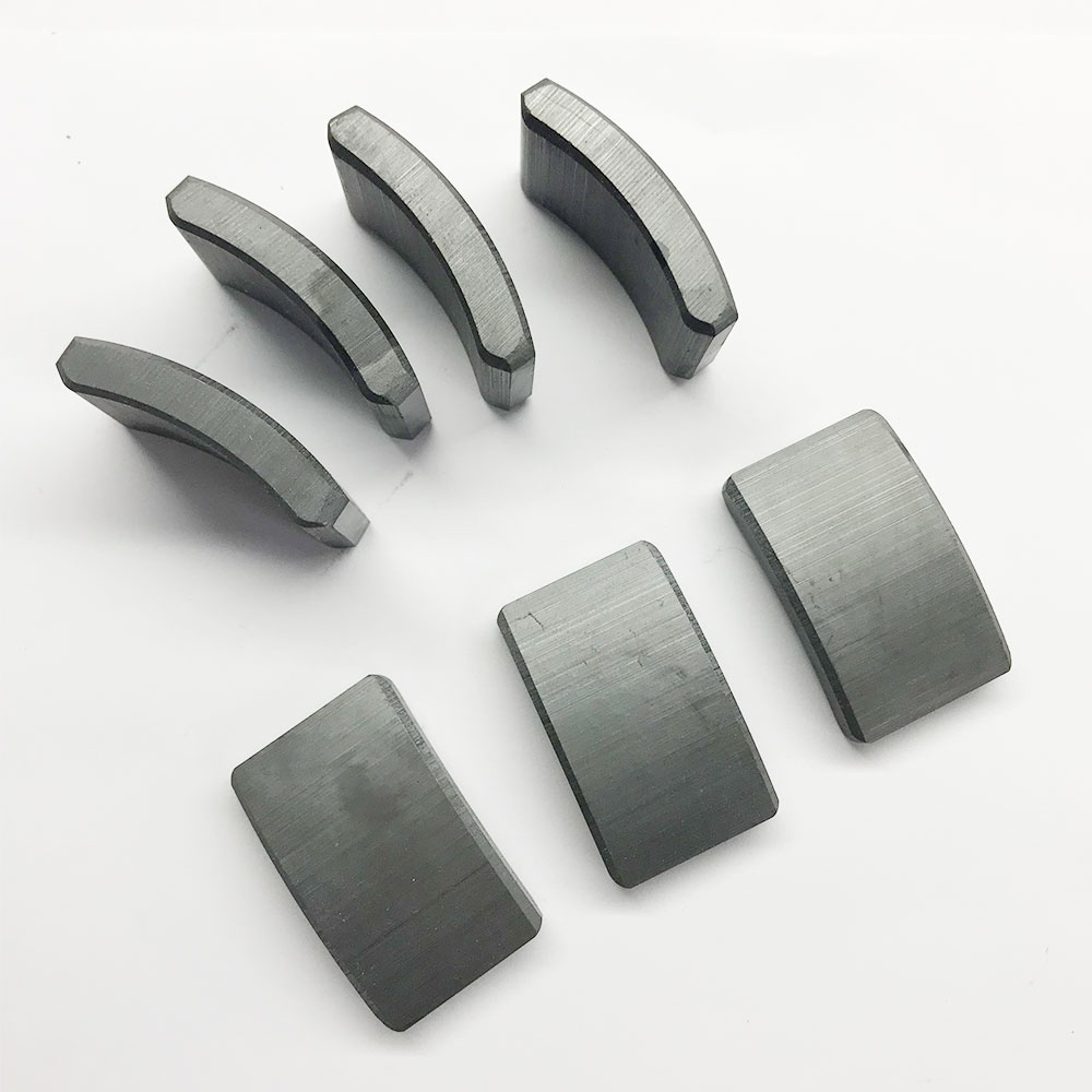 China Wholesale Levitating Magnet Supplier - Tile Ferrite magnet wholesale  – SINOMAKE detail pictures