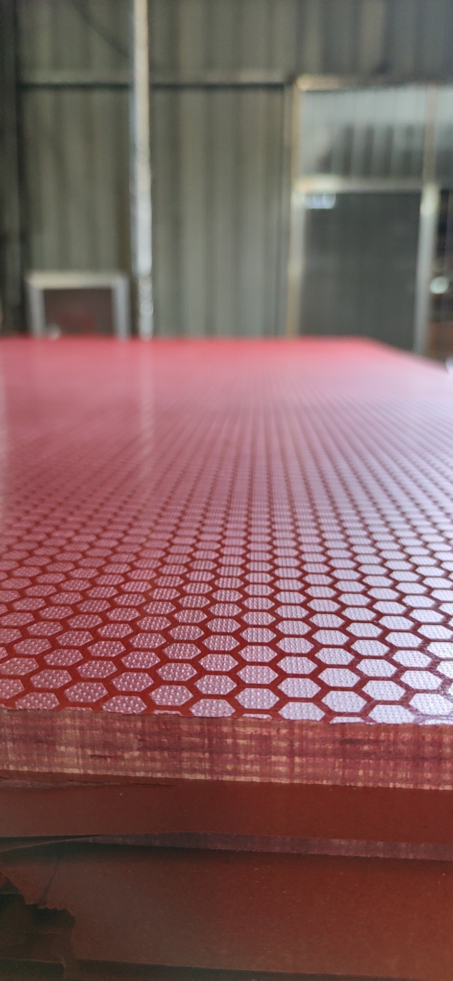 Red Anti Slip film faced plywood with poplar core