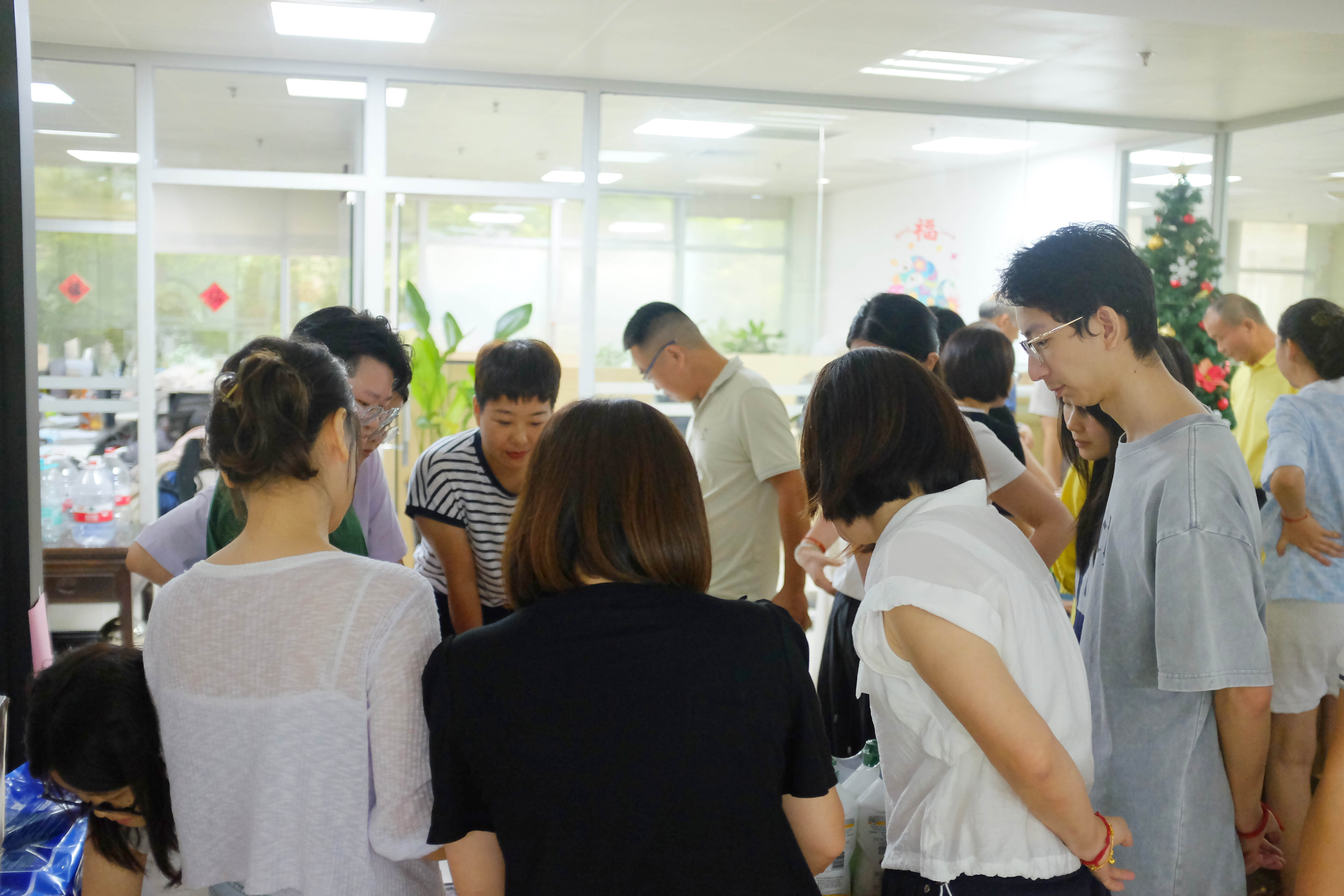 Where Dice Fall, Reunion Follows – Zhongyuan Shengbang Mid-Autumn Dice Game Celebration