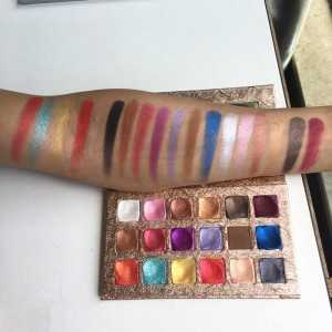 Cosmetics NEW Private Label Custom 18 Color Cardboard Pigmented No Chalky Creamy Eyeshadow Palette