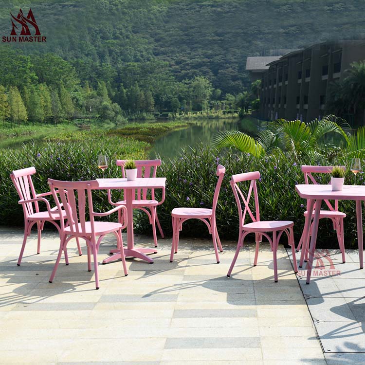 2021 Good Quality  Outdoor Lounge Chairs Set Of 2  - Factory Wholesale Commercial Design Colorful Vintage Aluminum Frame Chair Classic Metal Retro Bistro Stackable Dining Table Set Wedding Chair – Sun Master detail pictures