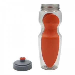 Reusable No BPA Plastic Sports and Fitness Squeeze Pull Top Leak Proof Drink Spout Water Bottles BPA Free customized logo and color