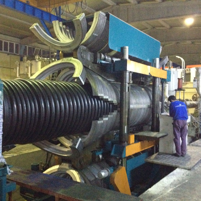 Plastic double wall corrugated pipe production line