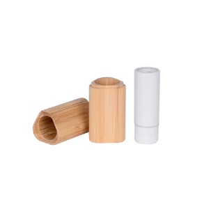 SUSTAINABLE PACKAGING  – Bamboo Lipstick