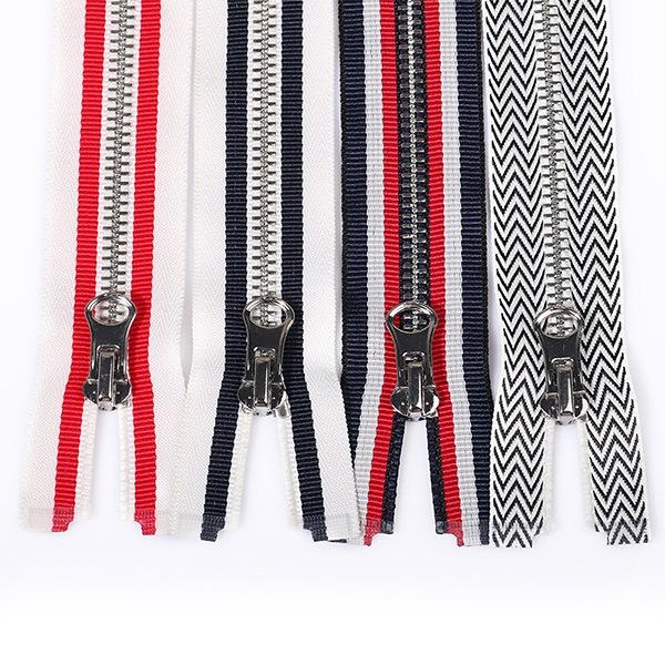 Cheap PriceList for No. 3/No. 5 Two-Way Resin Zippers Plastic Zippers Garments Materials with Customized Puller