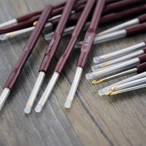 China Wholesale Aluminum or Iron Material Crochet Hook with Handle From China Factory