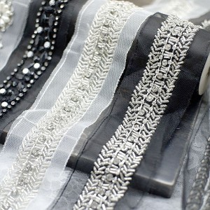 Factory supplied China 90% Nylon 10% Spandex Different Colors Raschel Lace Trim for Fashion Leggings