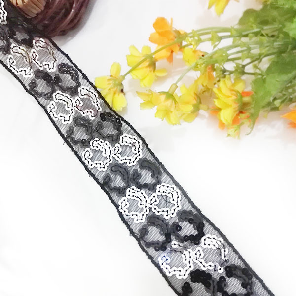 Factory Cheap China 2022 Fashion Embroidery Webbing Mirror Sewing Lace Trim with Sequins Decoration Bridal Lace Trim Sequin Lace Trimming Border