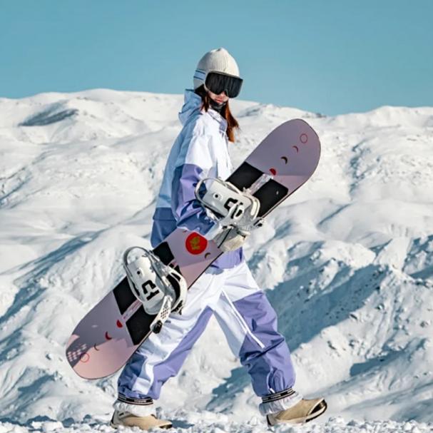 שיטת ניקוי יומי של בגדי סקי