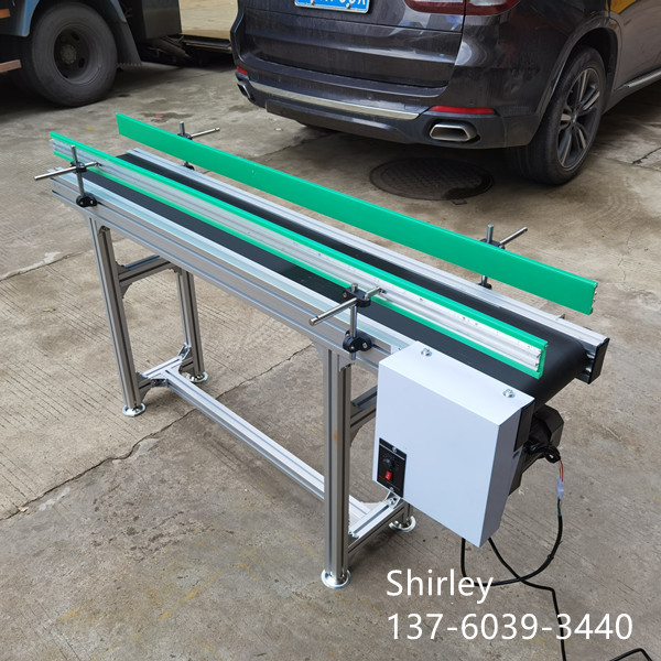 Discount Live Roller Conveyors Manufacturers –  Factory Supply Adjustable Speed Automatic Transmission Belt Conveyors with Two Side Baffle  – Hongdali