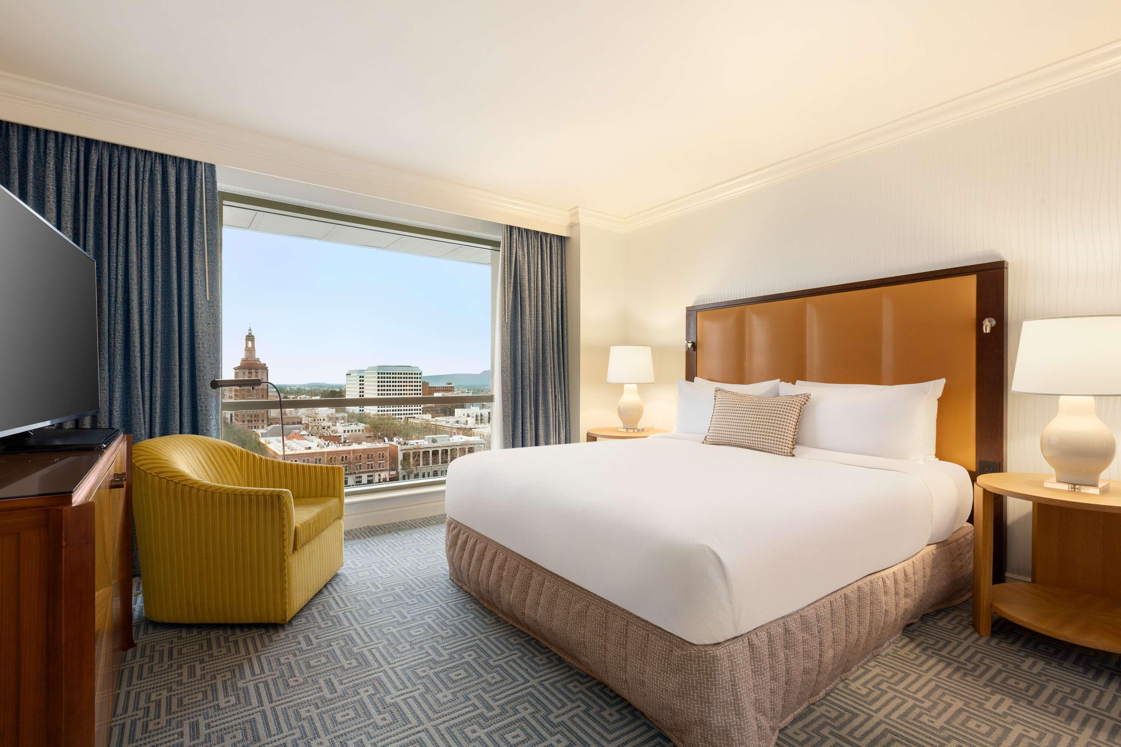 مبلمان اتاق خواب هتل 5 ستاره سیگنیا بای هیلتون سفارشی سازی مبلمان هتل تصویر ویژه
