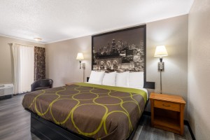 Стильні меблі для номерів бюджетного готелю Super 8 від Wyndham