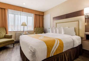 quality inn choice hotel bedroom set