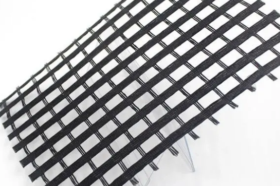 What are the functions of different types of geogrids and how good are their anti-fatigue cracking performance