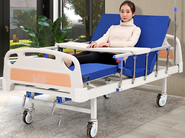 What details should you pay attention to when purchasing a multifunctional medical care bed?