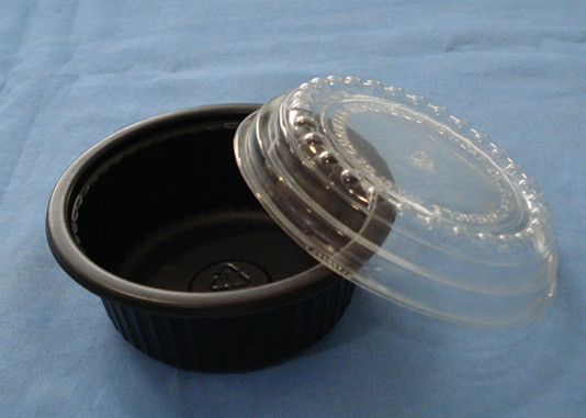 disposable plastic salad/dessert/soup bowl with lid