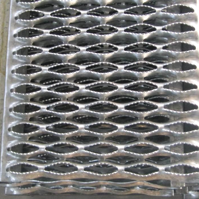 Hot-dip galvanized anti-corrosion and anti-slip perforated steel grating for stairs