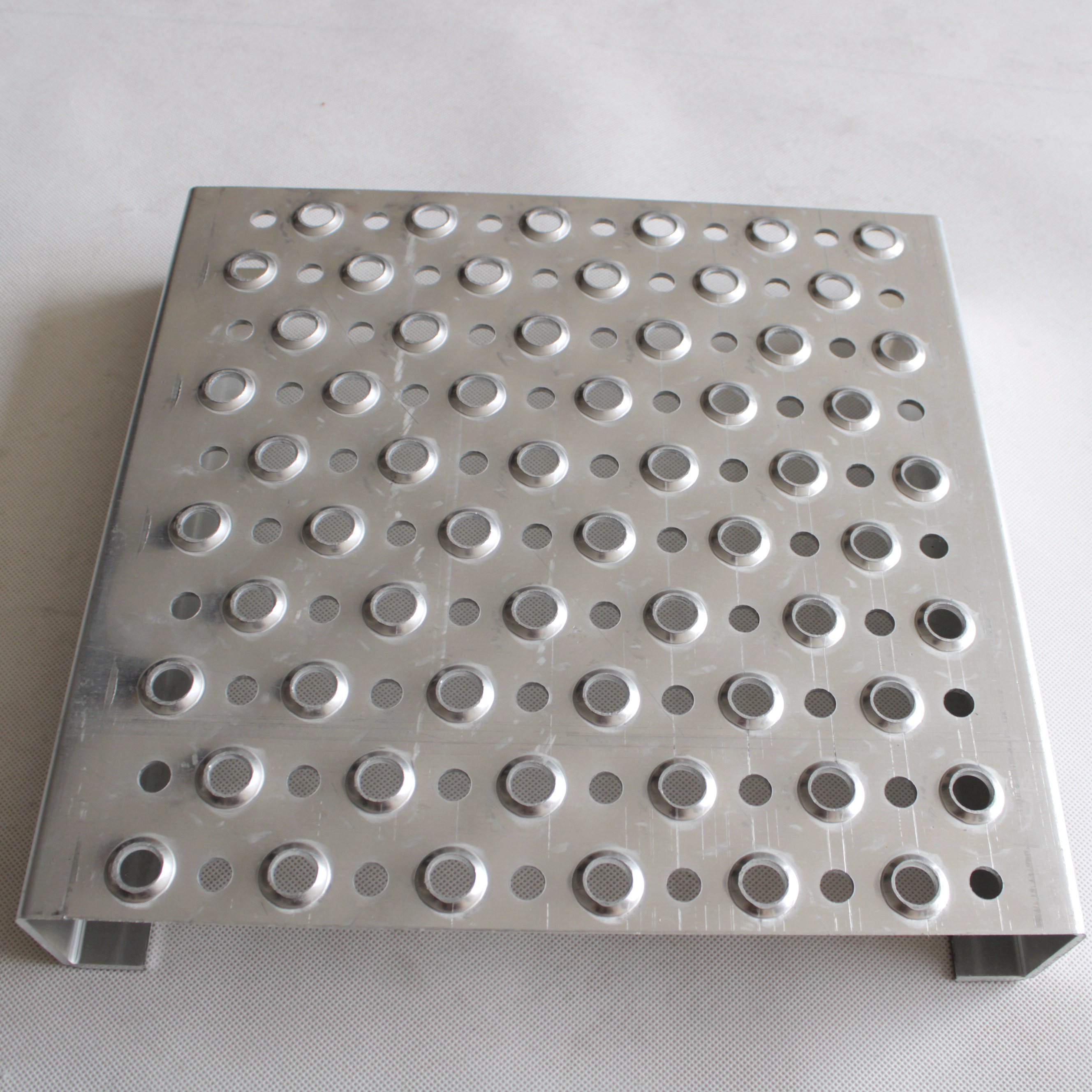 Stainless steel Perforated metal mesh punched hole plate for anti skid grating