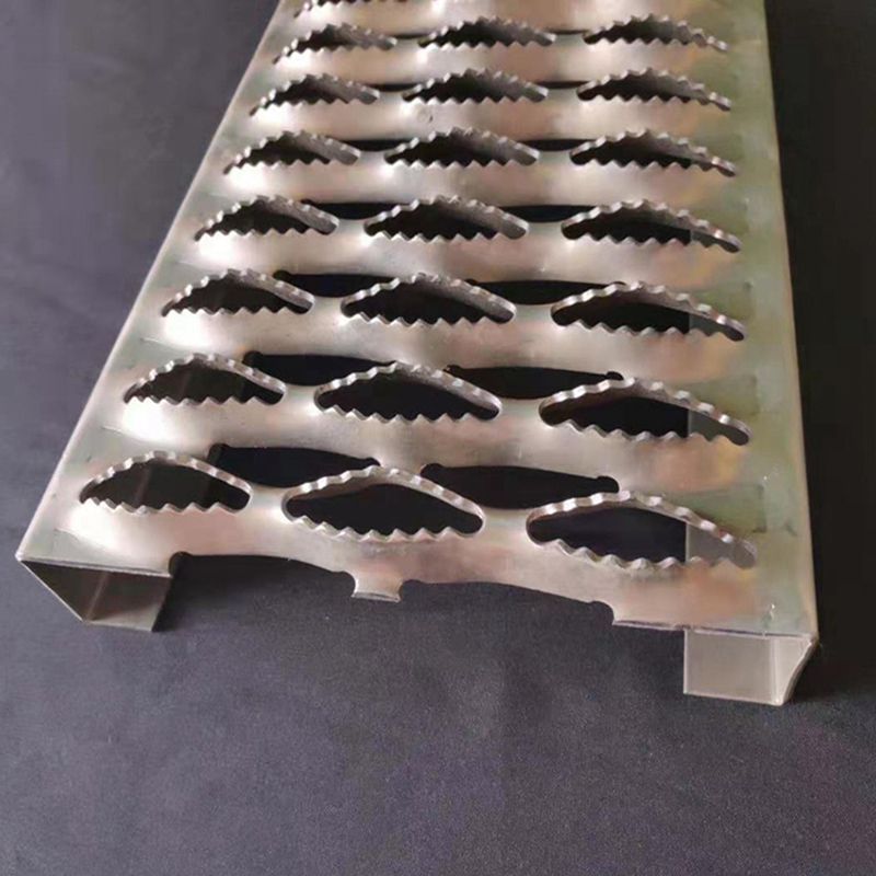 Placa perforada antideslizante de acero al carbono para escaleras Imagen destacada