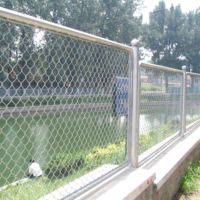Introduction to chain link fence