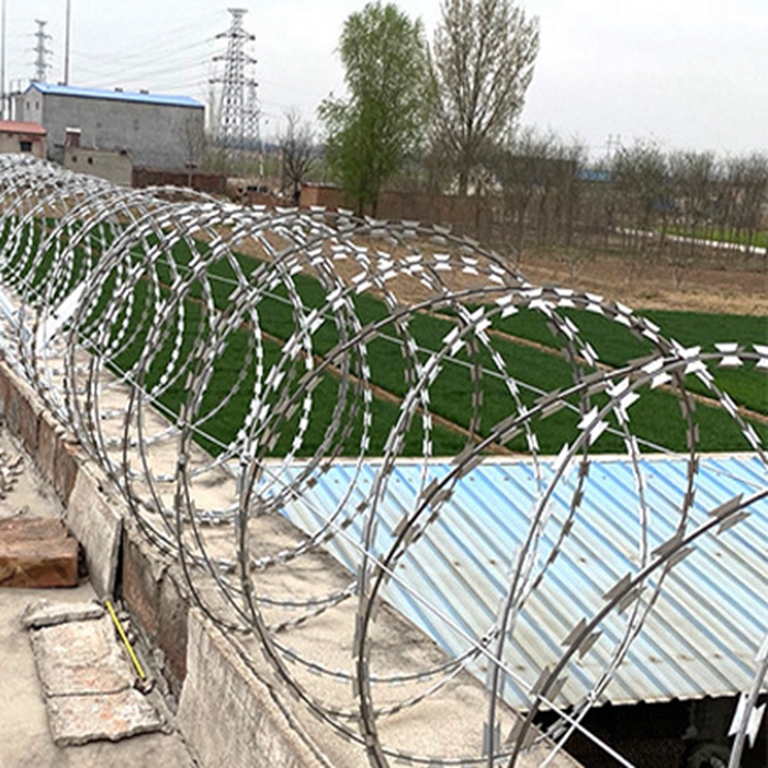 Rust-Proof Sharp Galvanized Blade Barbed Wire Fence