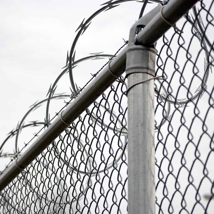 Diamond hole anti-climbing razor wire for fence