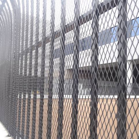 Electrostatic Spraying Anti Glare Fencing Expanded Metal Fence