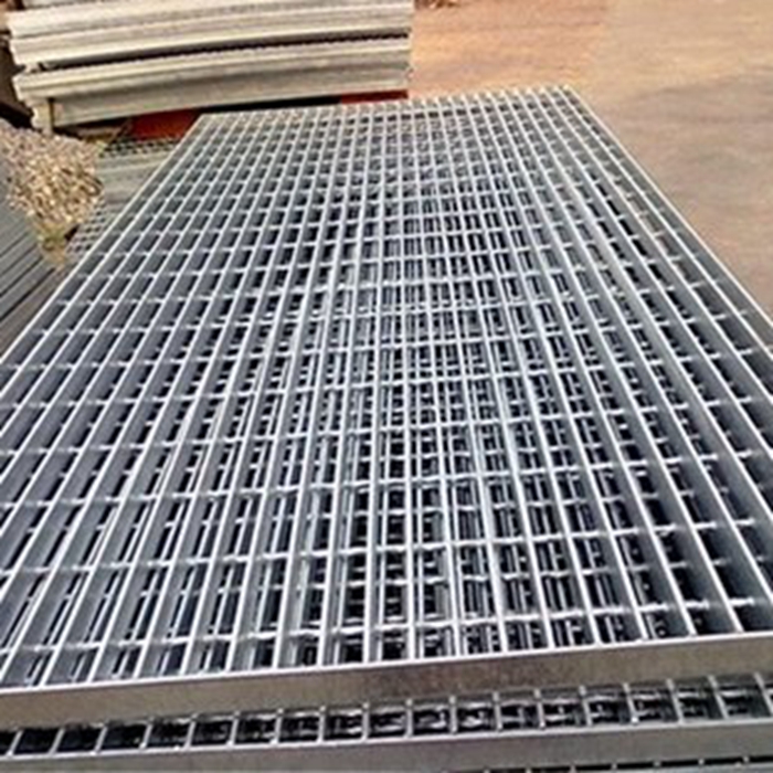 What are the process points when welding steel grating?