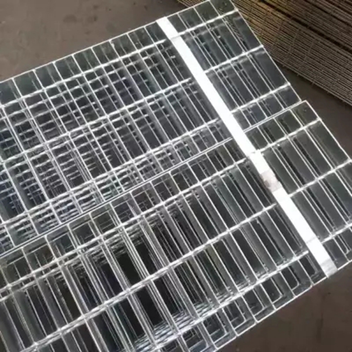 Heavy-duty Construction Site Zigzag Steel Grate Manufacturers