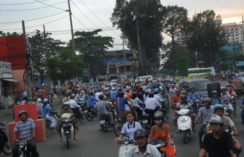 רכבי דו-גלגלי חשמליים של סין יוצאים לוייטנאם, ומרעידים את שוק האופנועים היפני