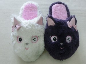 Kid’s Girls’ Cat Embroidery Slippers
