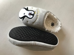 Kids’ Chilren’s Comfy Warm Slide on House Slipper with Penguin Embroidery