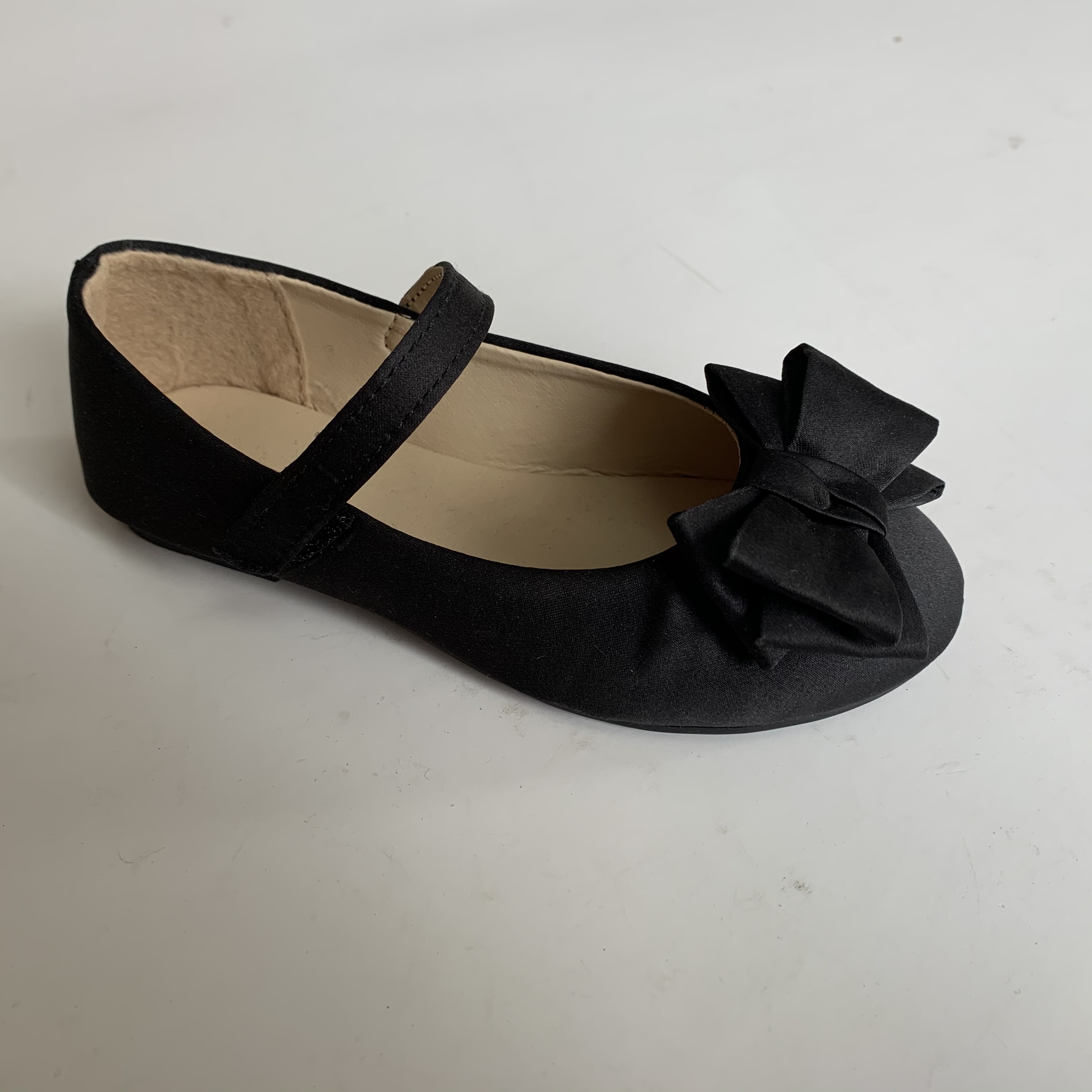 Women Round Toe Cute Bow Comfort Slip On Ballet Flats Shoes Featured Image