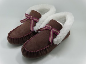 Women’s Moccasin Slippers with Bow