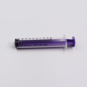 Medical Disposable Amber Oral Feeding Syringe na may Adapter