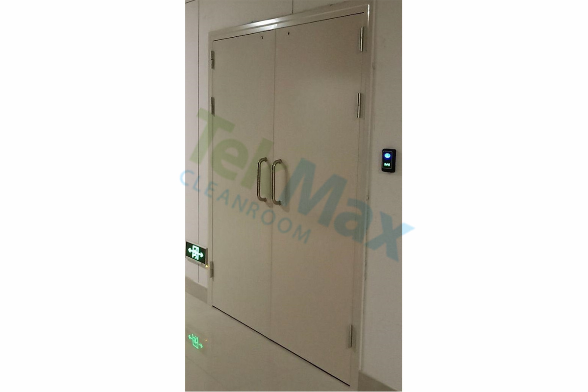 Clean room door with access control electronic lock