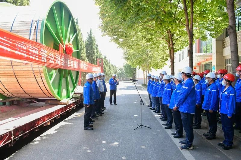 The world’s first CT150 coiled tubing set off from Baoji Steel Pipe