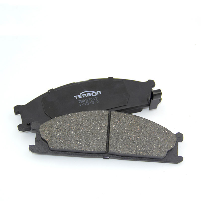 D333-7228 Front Semi-metallic Organic brake pads For Nissan
