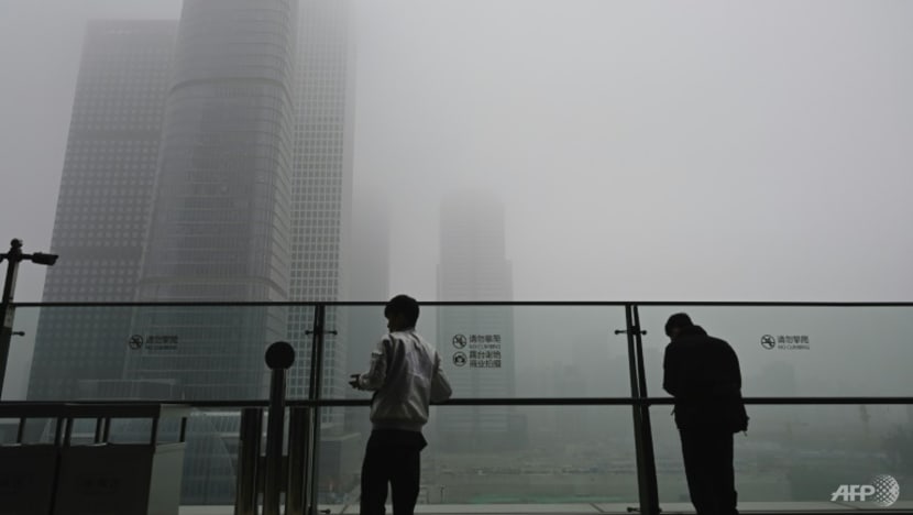 Beijing shuts roads, playgrounds amid heavy smog after coal spike