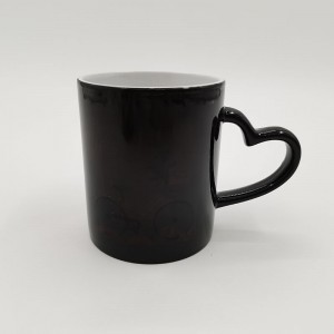 Wholesale Custom Sublimation Blanks 11oz Ceramic Changing Color Coffee Mugs with Heart Handle( Glossy/Matt)