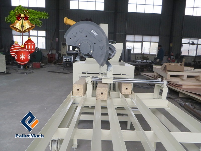 The pallet block machine purchased by an Israeli customer was installed smoothly