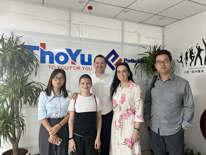 Customers from Slovakia Visit ThoYu Company