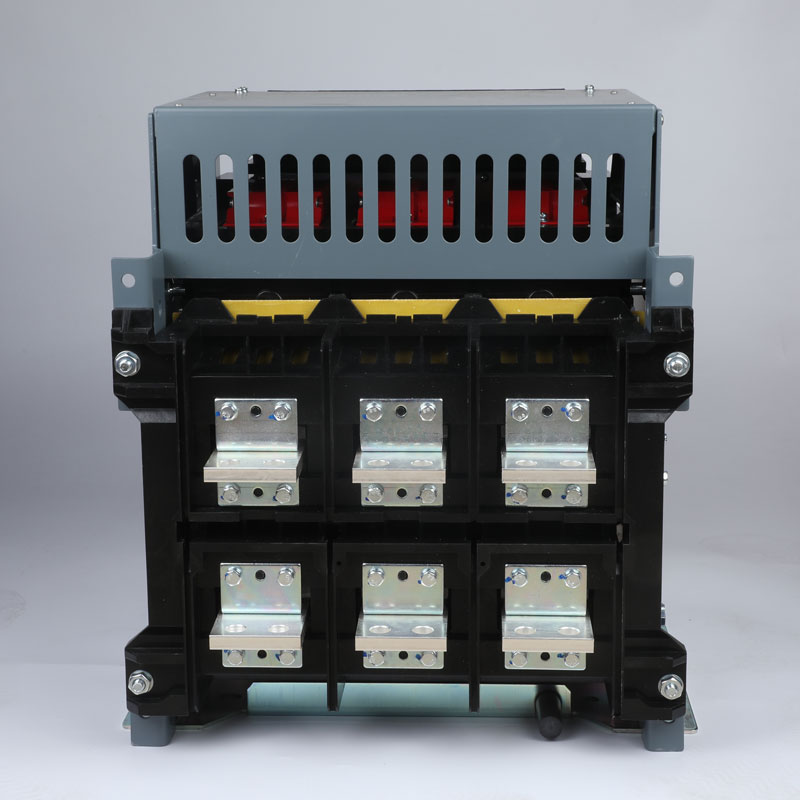The Future of Power Distribution: An Introduction to Smart Universal Air Circuit Breakers