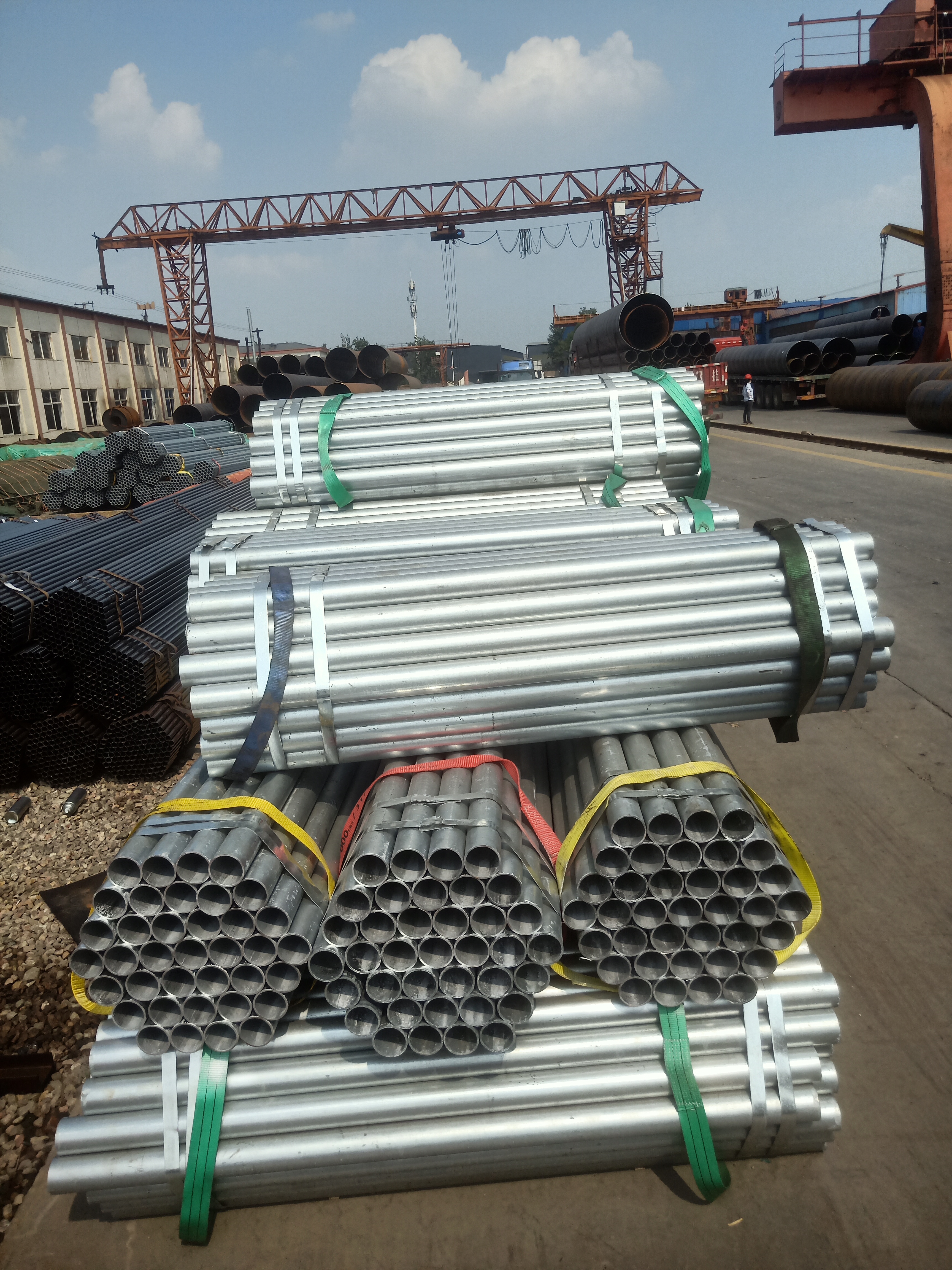 1 1/2 inch Scaffolding Building Construction Galvanised Scaffold Pipe Featured Image