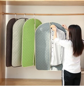 2021 High quality China Folded Hanging Dustproof Clothes Covers with Window and Zipper Set